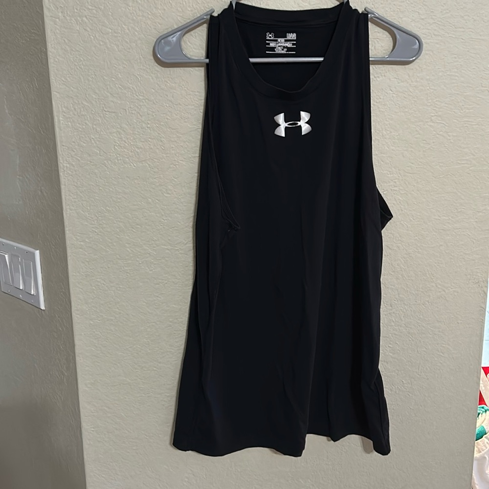 Men’s large black under armour tank top